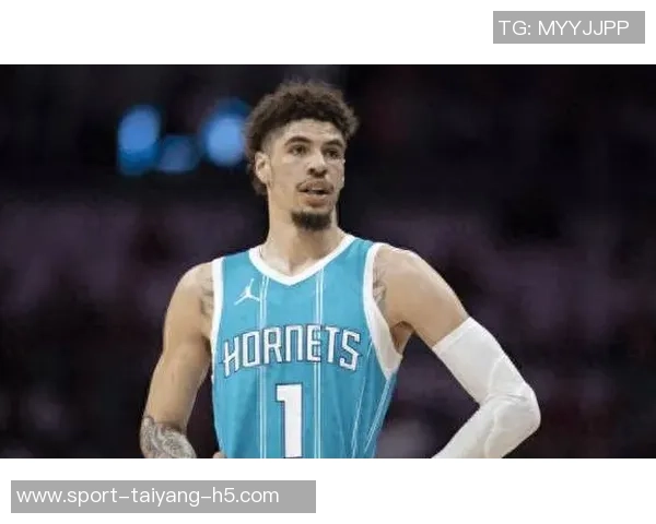 拉梅洛鲍尔三分球火力全开16投10中砍下28分4篮板13助攻1抢断表现惊艳